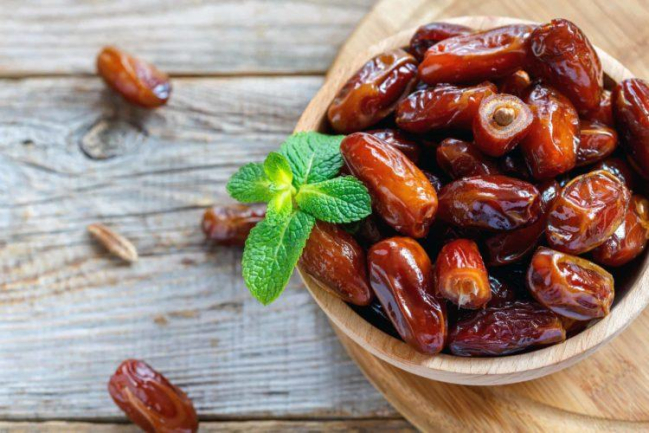12 lợi ích sức khỏe bất ngờ khi cho bé ăn chà là