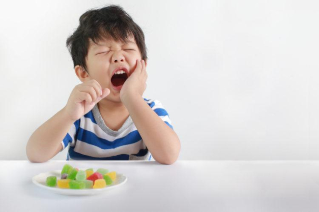 Áp xe quanh răng ở trẻ nhỏ có thể là bệnh lý nguy hiểm mà bạn cần chú ý
