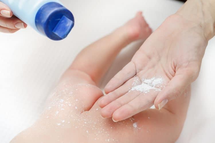 Tìm hiểu về phấn rôm: Lợi ích đi kèm với tác dụng phụ