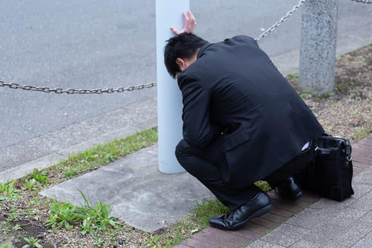 Vì sao nôn ra máu sau khi uống rượu? Khi nào cần đến bệnh viện?