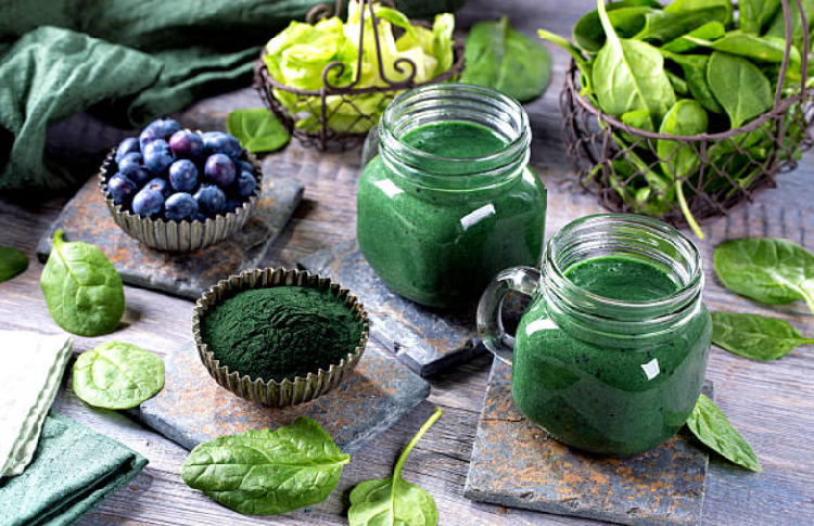 Tảo xoắn (tảo Spirulina) là gì? Lợi ích và cách sử dụng hiệu quả