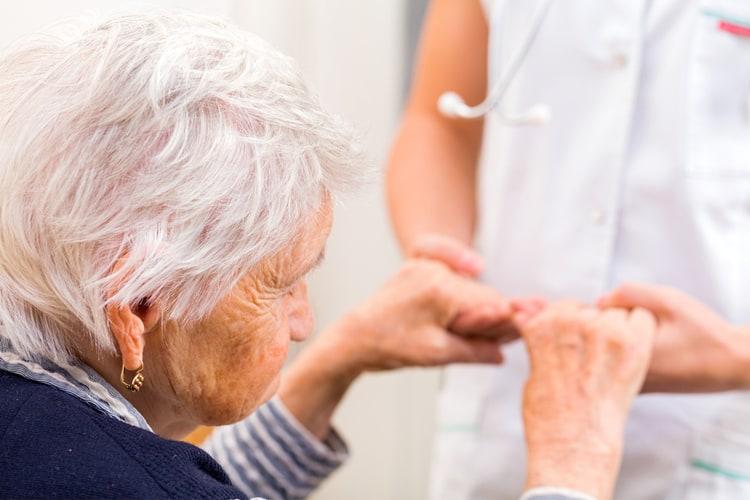 Tìm hiểu sự khác nhau giữa chứng sa sút trí tuệ và bệnh Alzheimer
