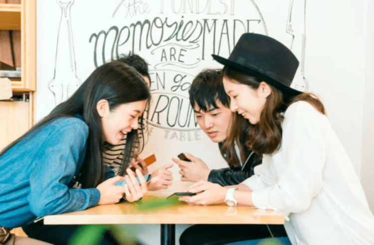 5 sự thật đáng sợ về chứng nghiện điện thoại