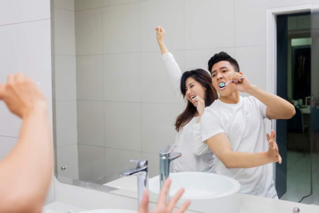 Đánh răng trước hay sau khi ăn sáng là tốt nhất? Tranh cãi đã có lời giải!
