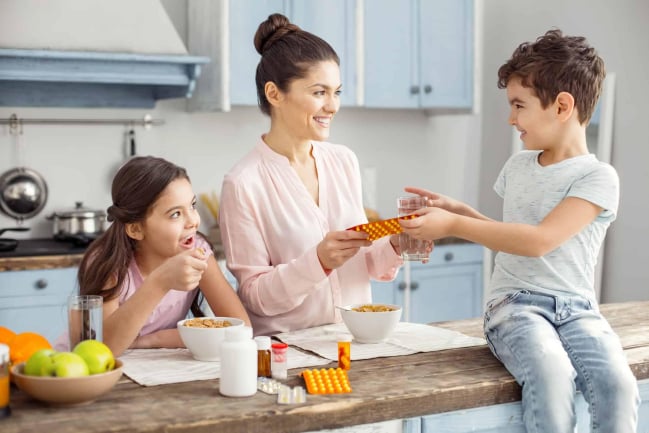 Cho con uống thuốc chống trầm cảm: Nên hay không?