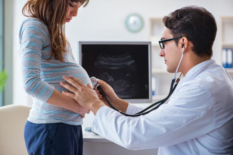 Thai nhi khóc trong bụng mẹ có thật không?