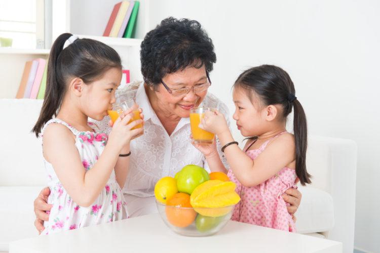 Bị bệnh run tay vô căn, phải làm sao?