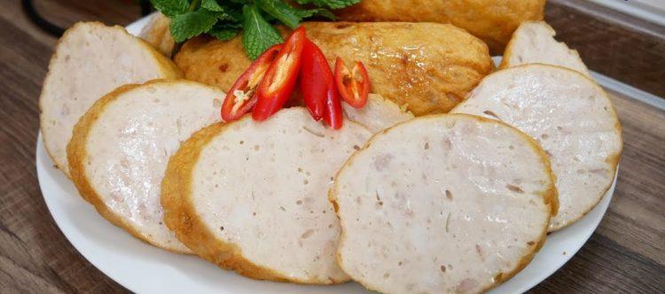 Cách làm chả lụa thơm ngon cho mâm cơm ngày Tết thêm hấp dẫn