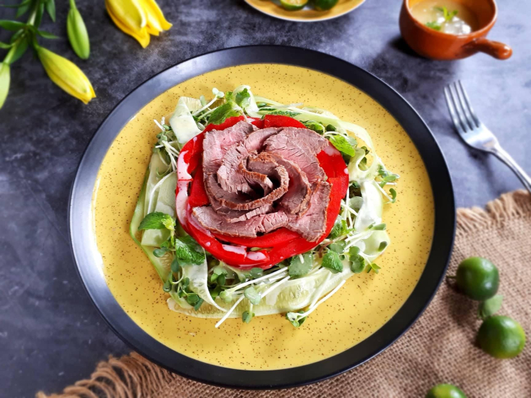 Salad bò rau mầm: Món ngon mới cho gia đình Salad bò rau mầm: Món ngon mới cho gia đình