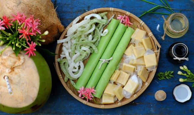 Mách bạn 3 cách làm mứt dừa ngon tại nhà cho khay mứt Tết tròn vị