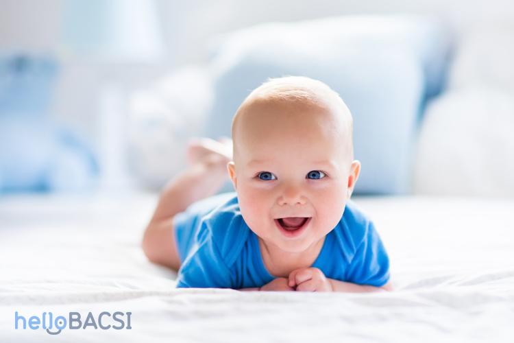 Cứt trâu ở đầu trẻ sơ sinh có tự hết không, cách trị cứt trâu là gì?