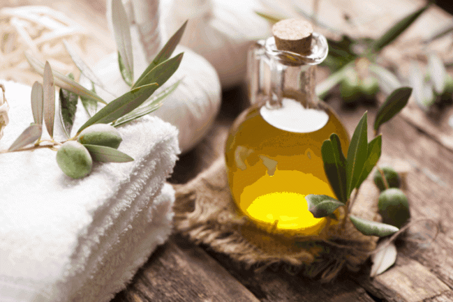 Trị rạn da bằng dầu ô liu giúp bạn lấy lại làn da căng bóng
