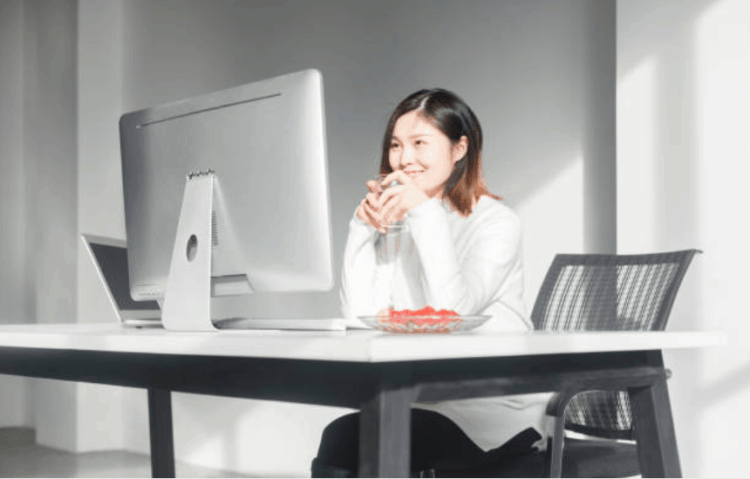 Cách chữa nấc bằng uống nước từng ngụm