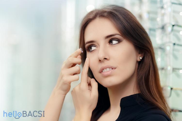 Tác hại của kính áp tròng: Bạn chớ nên xem thường