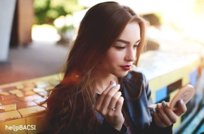 7 dấu hiệu stress xuất hiện trên da bạn