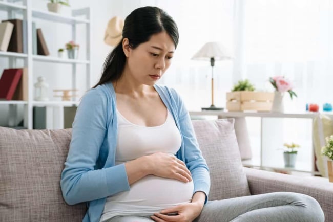 Dây rốn quấn cổ thai nhi: Bác sĩ giải đáp những điều gì về hiện tượng này?