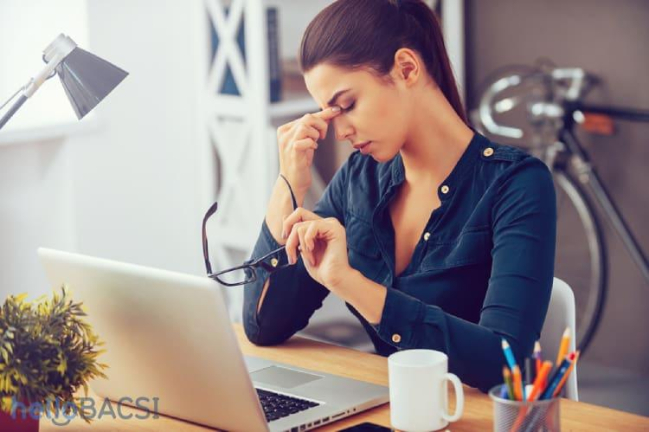 Mắt nhìn thấy đốm đen (vẩn đục dịch kính) là bệnh gì?
