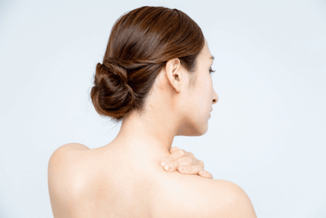 Cách trị mụn ở cổ và lưng: nhanh, không để lại sẹo thâm