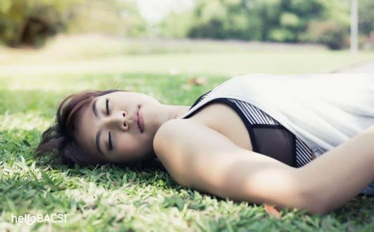 Nguyên nhân con người bị ngất xỉu đột ngột, triệu chứng và cách sơ cứu