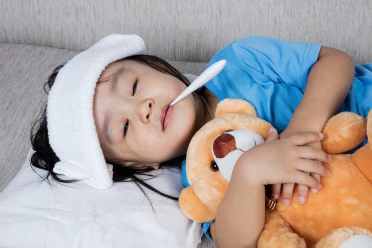 Triệu chứng bệnh sốt xuất huyết ở trẻ em