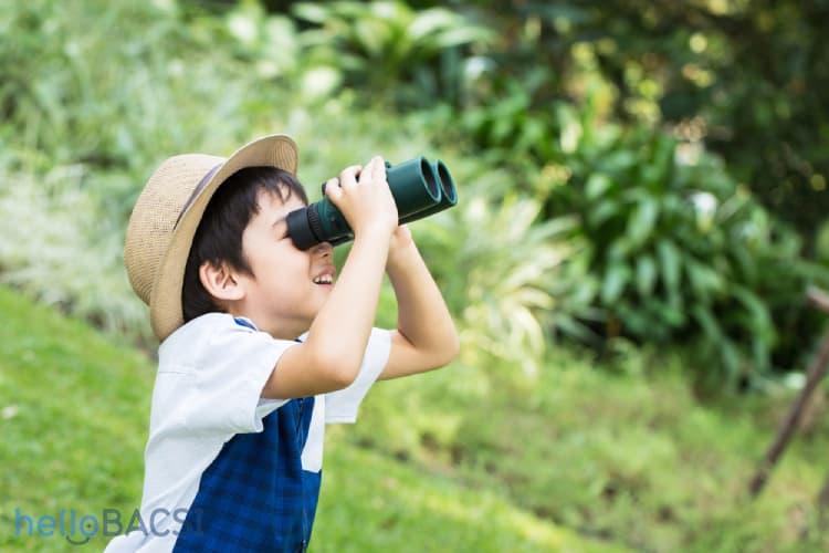 Vì sao nên cho trẻ vận động thay vì dành 3 giờ chơi điện tử mỗi ngày?