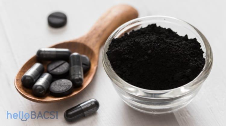 Sử dụng mặt nạ than hoạt tính giúp làm sạch mụn cám