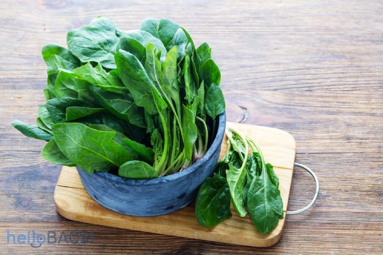 Bà bầu ăn cải bó xôi được không? Lợi ích và nguy cơ nào cần lưu ý?