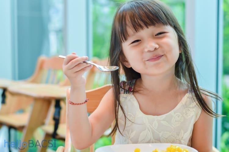 Trẻ bị bệnh mùa hè
