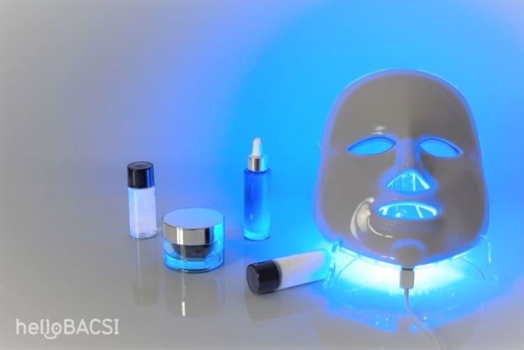 Mặt nạ ánh sáng sinh học: Xu hướng điều trị mụn năm 2019