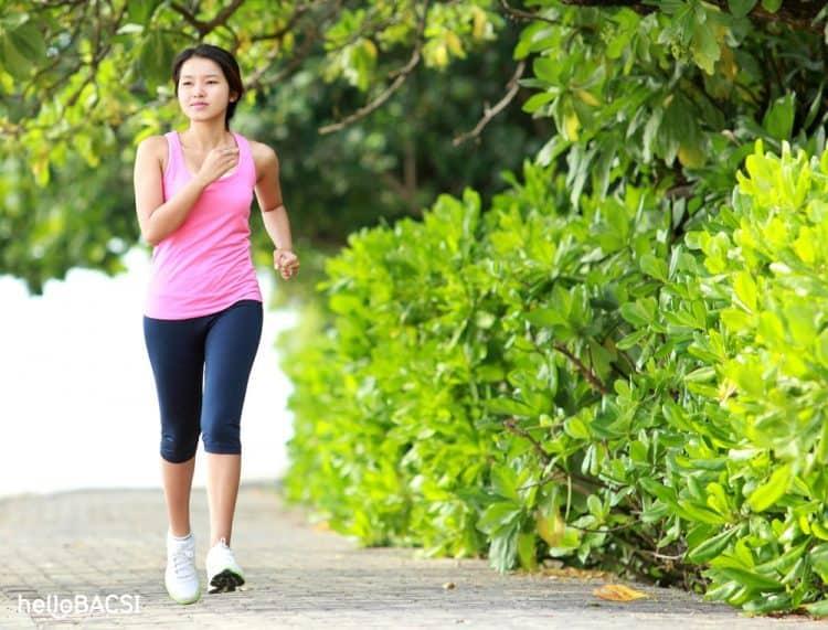 đi bộ buổi sáng