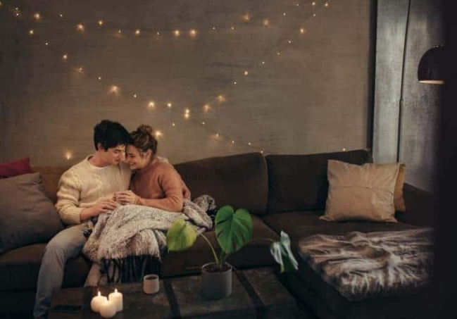 5 tư thế làm tình trên ghế sofa nóng bỏng