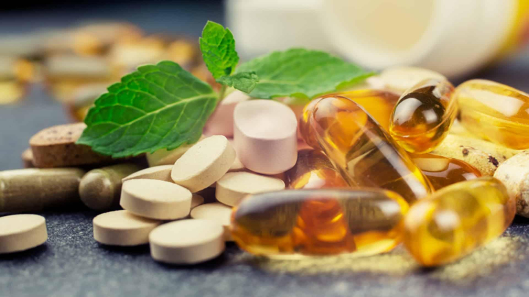Vitamin bổ sung có nguy cơ tương tác với thuốc tim mạch