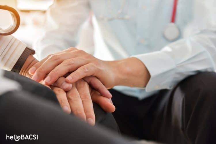 Bị tê tay là bệnh gì? Điểm danh 10 nguyên nhân thường gặp nhất