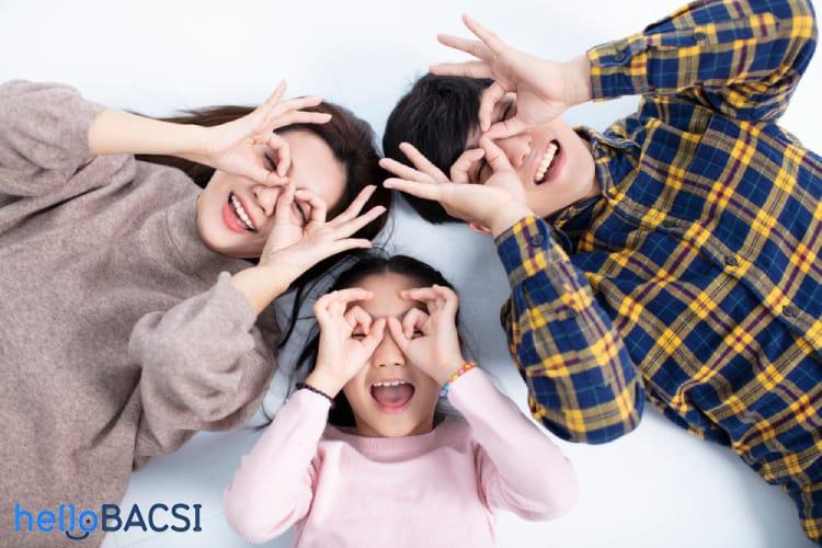 gia đình vui vẻ