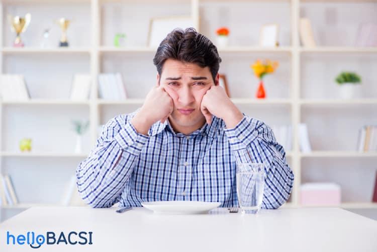 Cồn cào ruột do đâu và làm sao để khắc phục?