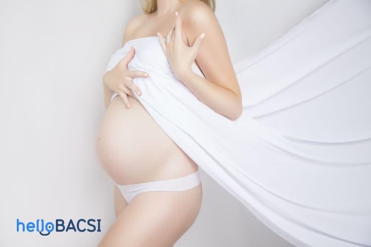 bà bầu khoe bụng bầu