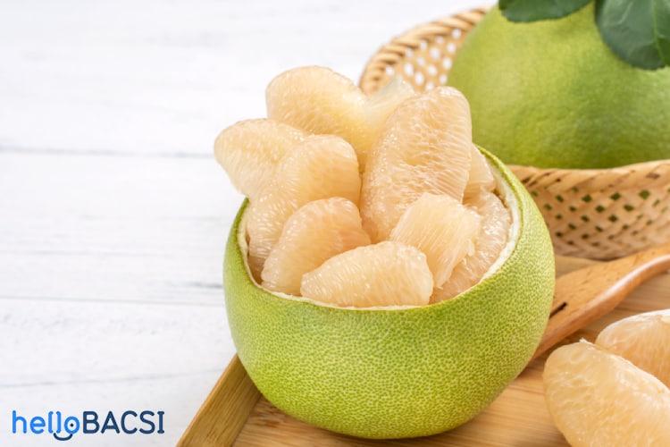 Bé mấy tháng ăn được bưởi? 7 tác dụng của bưởi với sức khỏe trẻ em