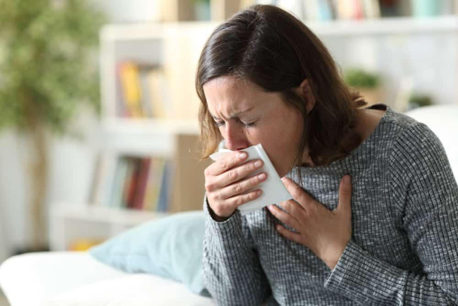 Cổ họng nhiều chất nhầy: Nguyên nhân và cách điều trị tại nhà hiệu quả
