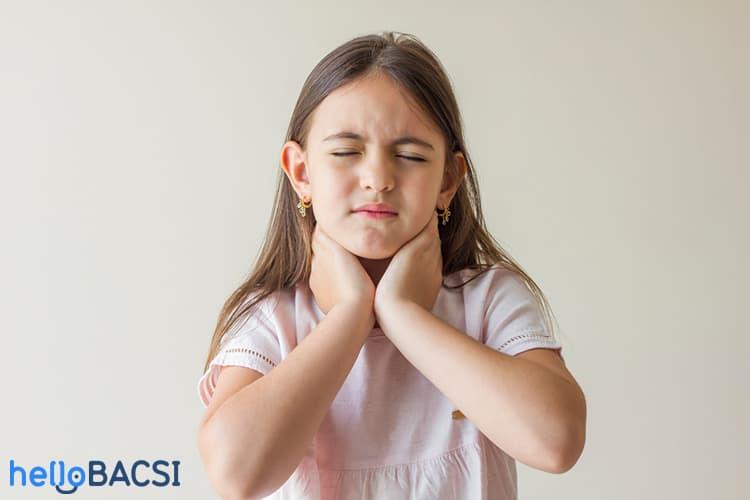 Cảnh báo 4 nguyên nhân khiến họng nổi nốt đỏ cần chú ý