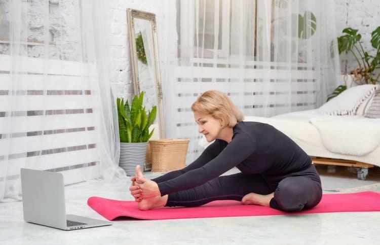 người bệnh tim mạch tập yoga