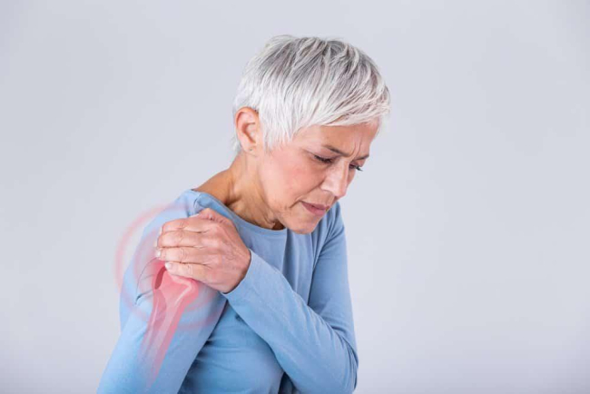 Các khớp xương kêu răng rắc: Nguyên nhân do đâu?
