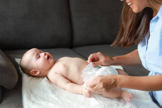 Trẻ bị hăm tã: Nguyên nhân, triệu chứng, cách điều trị và phòng ngừa