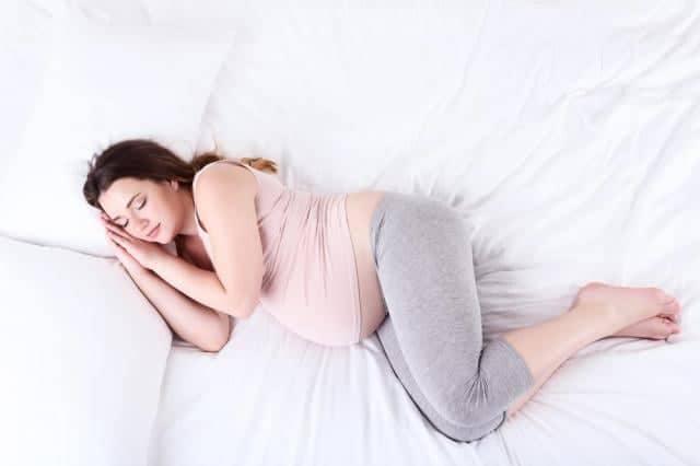 Bà bầu bị chuột rút bắp chân, làm sao để khỏi đây mẹ ơi?