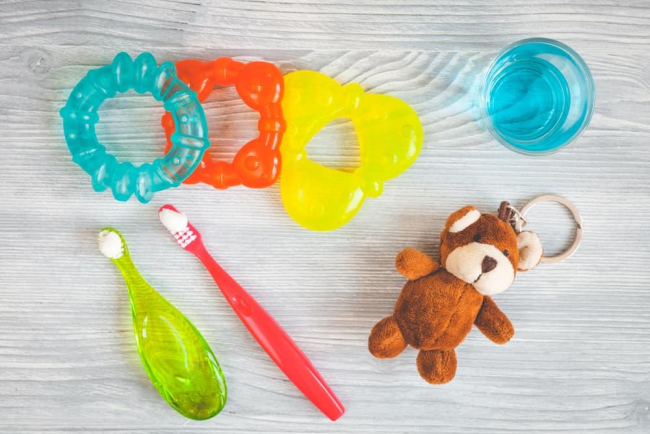 Chọn bàn chải đánh răng cho bé và mẹo chăm sóc răng miệng hiệu quả