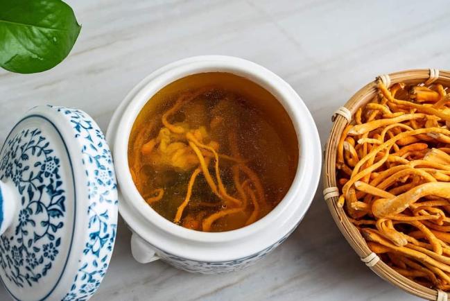 10 tác dụng của đông trùng hạ thảo là gì, bạn đã biết chưa?
