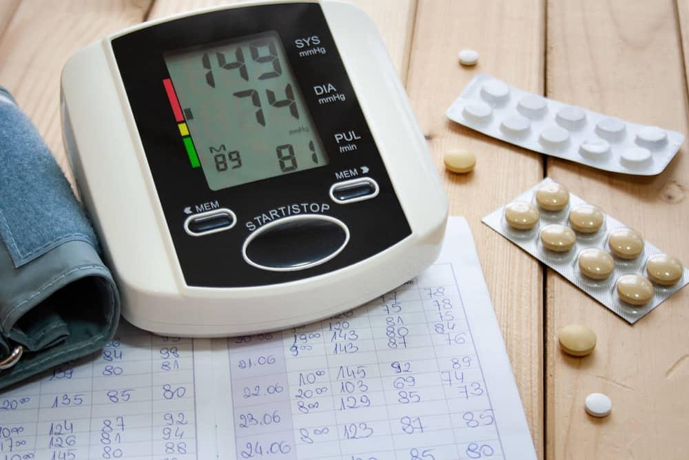 [Infographic] Thuốc trị đau khớp nào có thể dùng cho người bị tăng huyết áp?