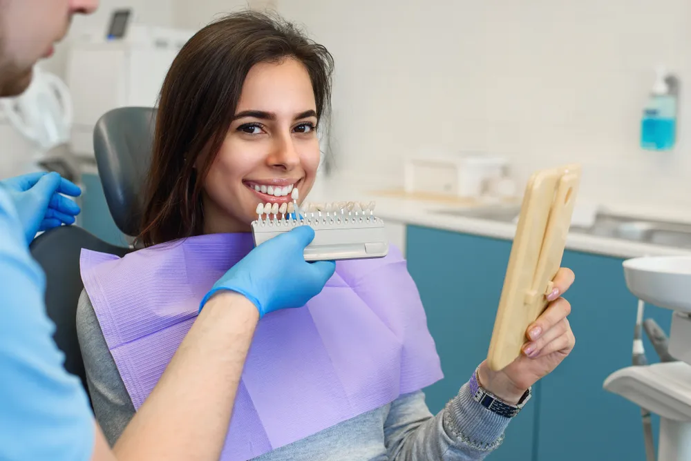 Làm răng sứ hết bao nhiêu tiền để có nụ cười rạng rỡ?