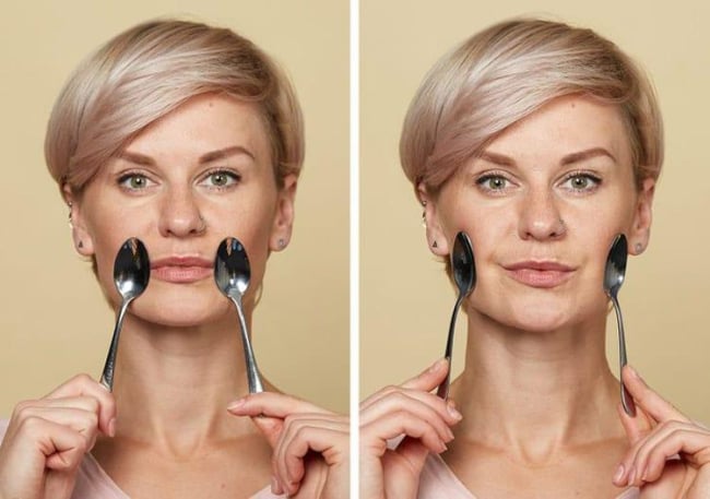 8 cách massage mặt chống lão hóa bằng thìa cực đơn giản, áp dụng ngay!