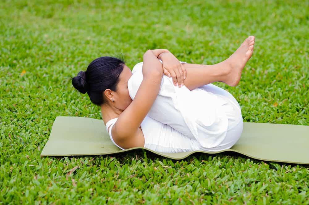 Tập yoga giảm cân tại nhà: Vừa dễ vừa hay, sao không thử?