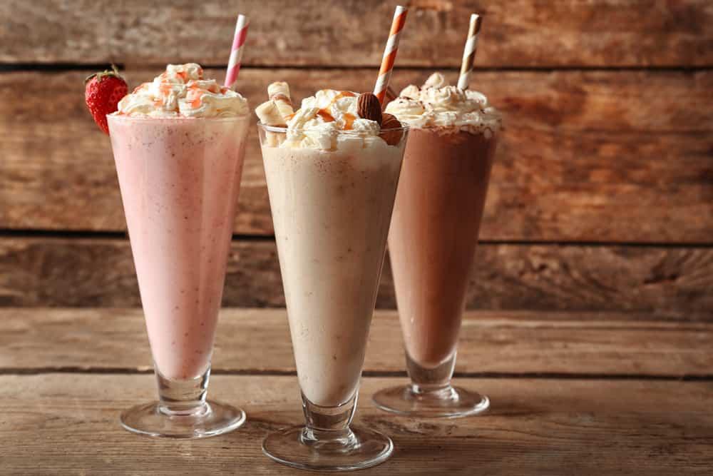 Bí quyết làm một ly milkshake (sữa lắc) ngon tuyệt cú mèo